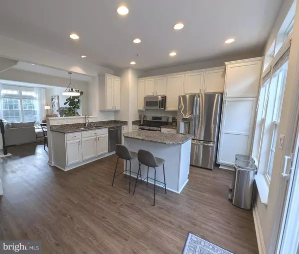 2922 HUNTINGTON GROVE SQ, Alexandria, VA 22306