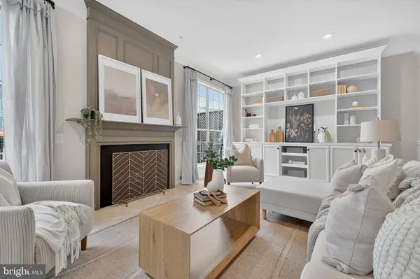 47610 WATKINS ISLAND SQ, Sterling, VA 20165