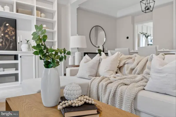 47610 WATKINS ISLAND SQ, Sterling, VA 20165