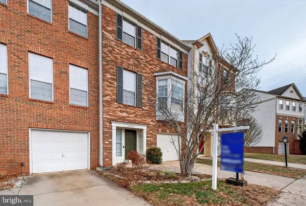 47610 WATKINS ISLAND SQ, Sterling, VA 20165