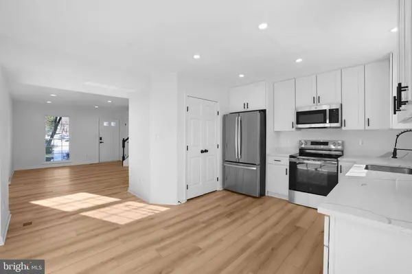 1742 TIGER LILY CIR, Woodbridge, VA 22192