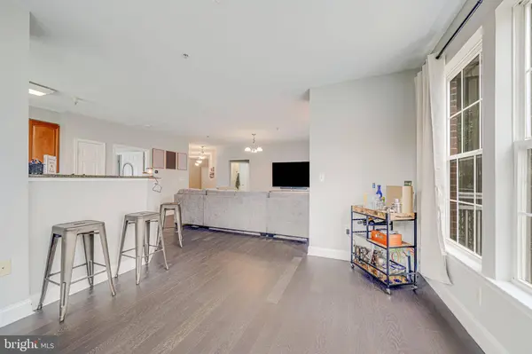 801 S GREENBRIER ST #113, Arlington, VA 22204