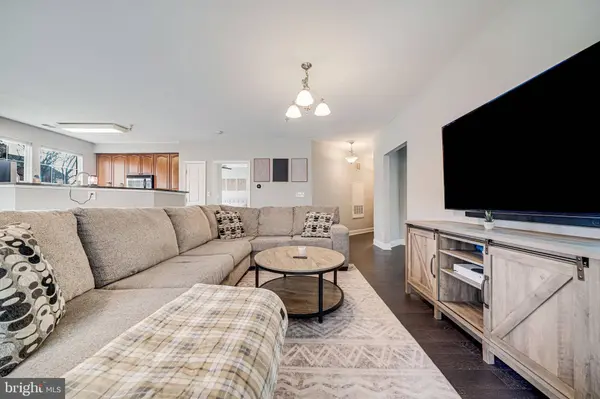 801 S GREENBRIER ST #113, Arlington, VA 22204