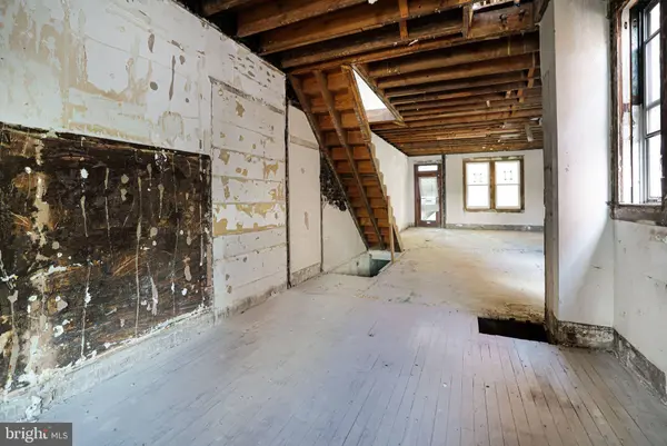 2114 4TH ST NE, Washington, DC 20002