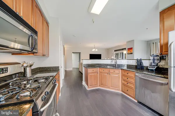 801 S GREENBRIER ST #113, Arlington, VA 22204