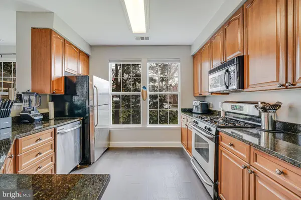 801 S GREENBRIER ST #113, Arlington, VA 22204