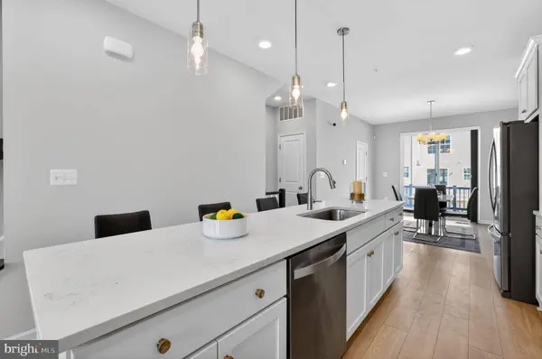 1017 VILLAGE CLUB ALY, Montgomery Village, MD 20886