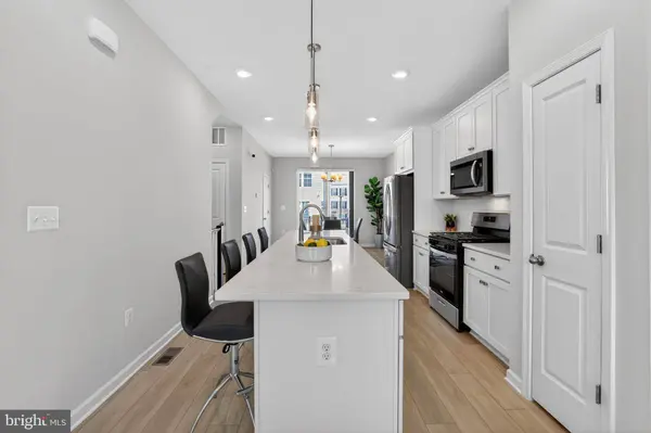 1017 VILLAGE CLUB ALY, Montgomery Village, MD 20886