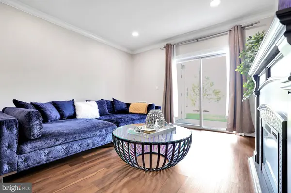 6301 EDSALL RD #104, Alexandria, VA 22312