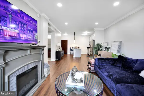 6301 EDSALL RD #104, Alexandria, VA 22312