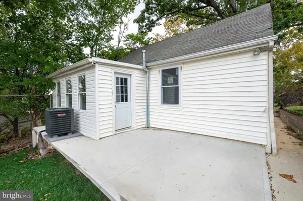 1227 44TH PL SE, Washington, DC 20019