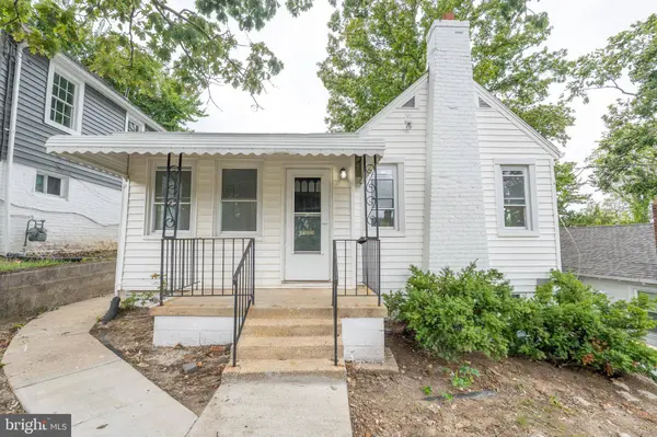 1227 44TH PL SE, Washington, DC 20019