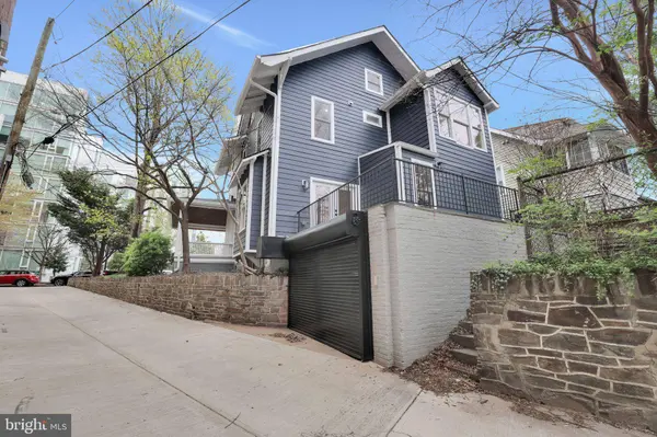 3740 KANAWHA ST NW, Washington, DC 20015