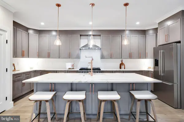 3740 KANAWHA ST NW, Washington, DC 20015