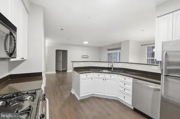 801 S GREENBRIER ST #113, Arlington, VA 22204