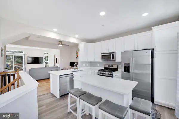 2981 HUNTINGTON GROVE SQ, Alexandria, VA 22306