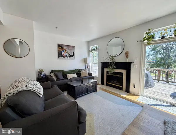 2908 HUNTINGTON GROVE SQ, Alexandria, VA 22306