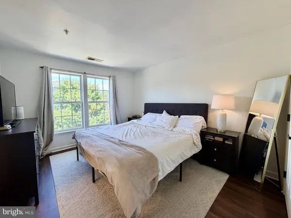 2908 HUNTINGTON GROVE SQ, Alexandria, VA 22306