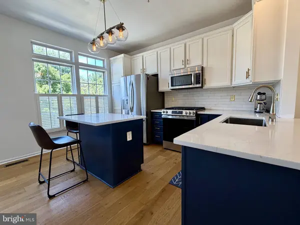 2908 HUNTINGTON GROVE SQ, Alexandria, VA 22306