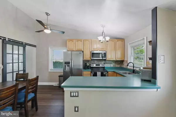 615 LAUNFALL RD, Plymouth Meeting, PA 19462