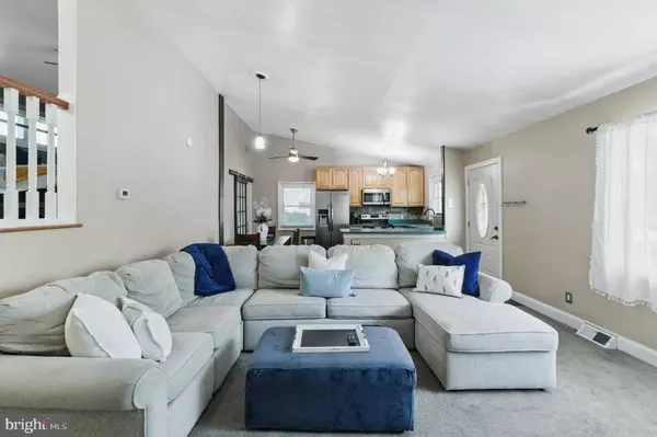 615 LAUNFALL RD, Plymouth Meeting, PA 19462