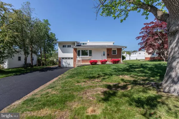 615 LAUNFALL RD, Plymouth Meeting, PA 19462