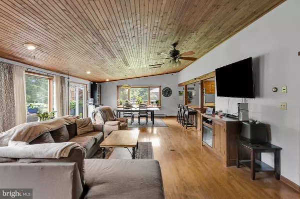 1202 RED HILL RD, Red Hill, PA 18076