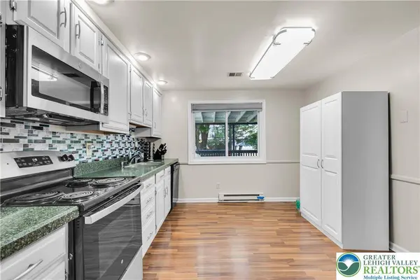 1120 Bryant ST, South Whitehall Twp, PA 18104