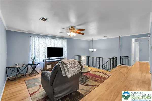 1120 Bryant ST, South Whitehall Twp, PA 18104