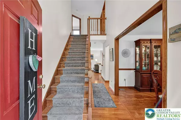 410 Bougher Hill RD, Williams Twp, PA 18042