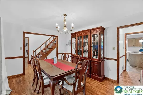 410 Bougher Hill RD, Williams Twp, PA 18042