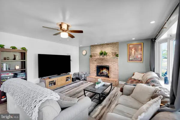 225 S RIDGE RD, Perkasie, PA 18944