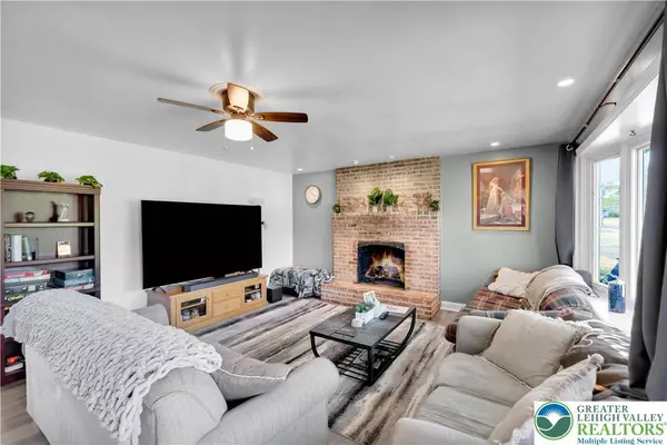 225 S Ridge RD, Perkasie Boro, PA 18944