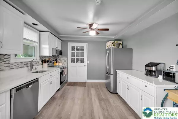 225 S Ridge RD, Perkasie Boro, PA 18944