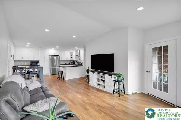 4948 Cheryl DR, Hanover Twp, PA 18017