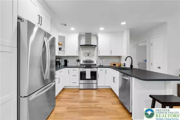 4948 Cheryl DR, Hanover Twp, PA 18017