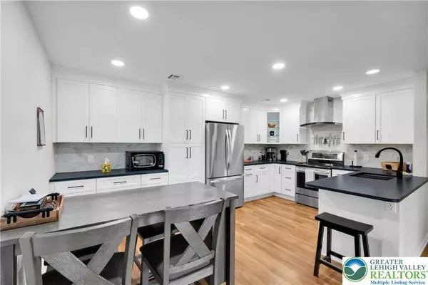 4948 Cheryl DR, Hanover Twp, PA 18017