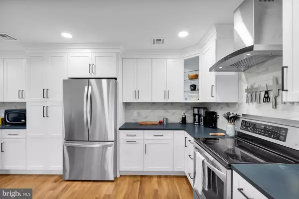 4948 CHERYL DR, Bethlehem, PA 18017