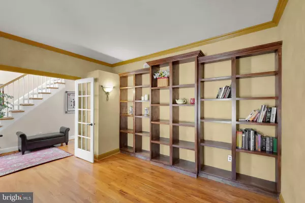 2106 RIDGE WAY, East Greenville, PA 18041