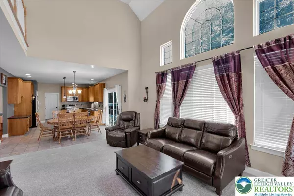 2106 Ridge WAY, Upper Hanover Twp, PA 18041