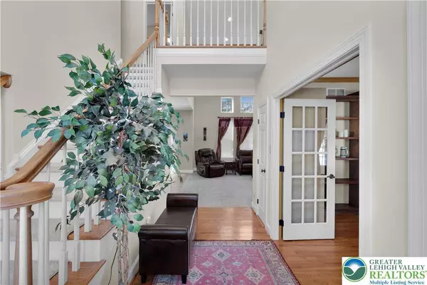 2106 Ridge WAY, Upper Hanover Twp, PA 18041