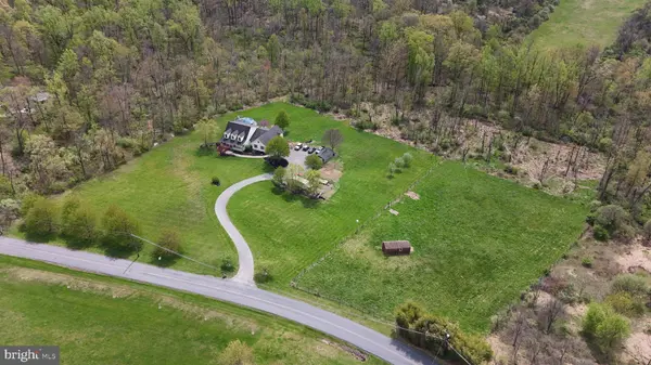 725 BUTTERMILK RD, Hellertown, PA 18055