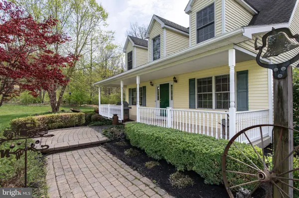 725 BUTTERMILK RD, Hellertown, PA 18055