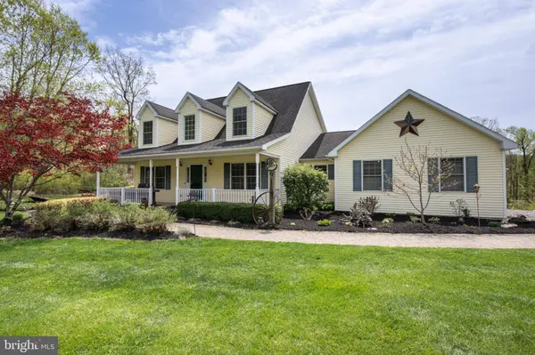 725 BUTTERMILK RD, Hellertown, PA 18055