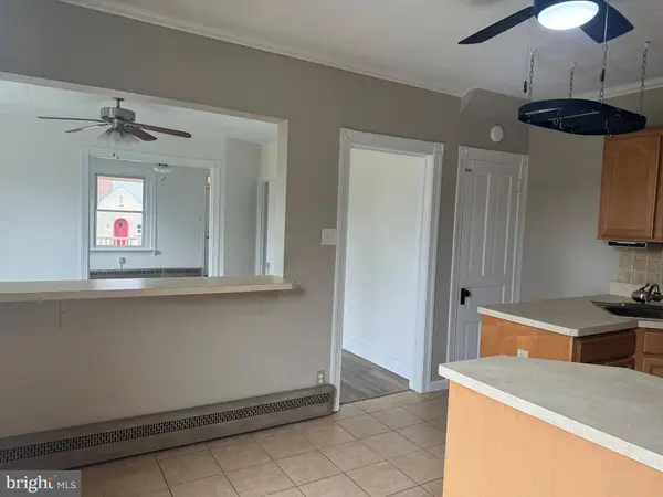 242 E BROAD ST, Trumbauersville, PA 18970