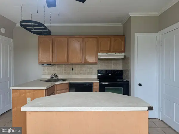 242 E BROAD ST, Trumbauersville, PA 18970