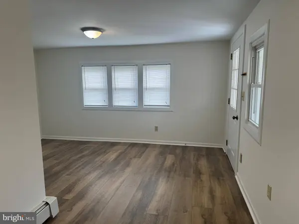 242 E BROAD ST, Trumbauersville, PA 18970