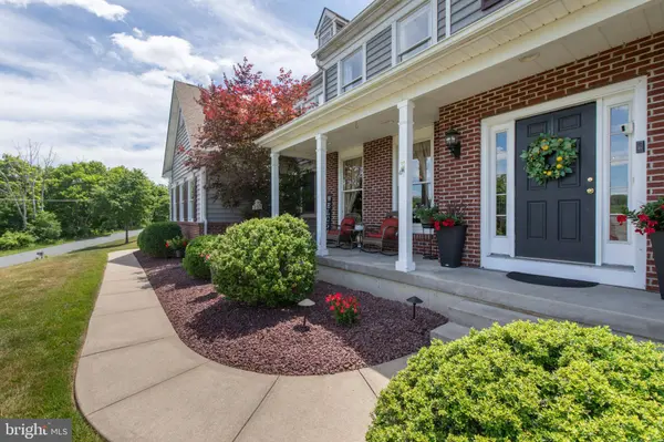 2760 VALLEY VIEW RD, Hellertown, PA 18055