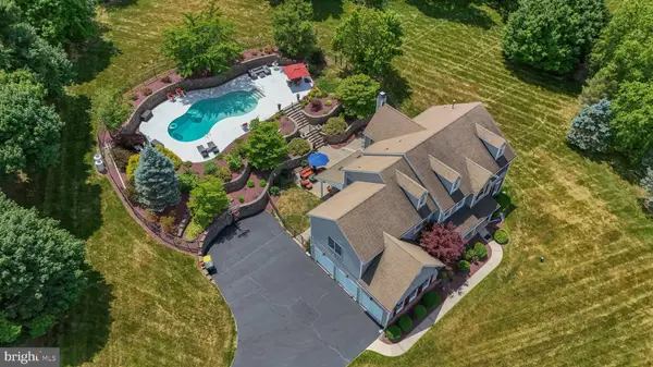 2760 VALLEY VIEW RD, Hellertown, PA 18055