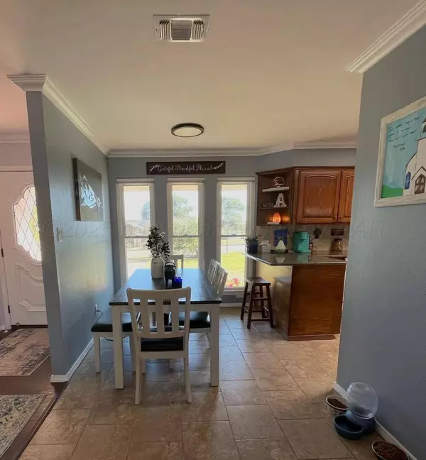 1010 W 8th ST, Clarendon, TX 79226